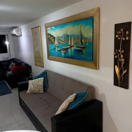 Frente Al Mar Vista Hermosa, Apartamento Amoblado Apartamento