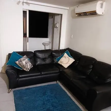 Frente Al Mar Vista Hermosa, Apartamento Amoblado Apartamento *